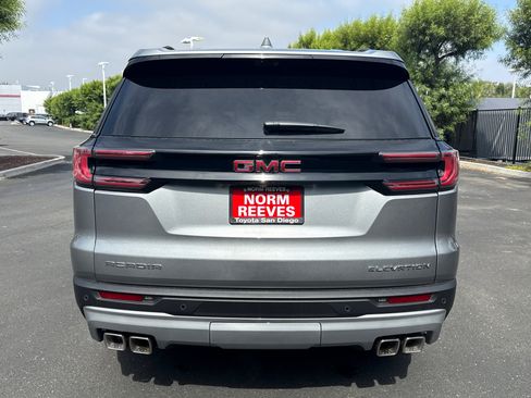 Used 2026 GMC Acadia Elevation w/ Elevation Premium Package FWD image 10