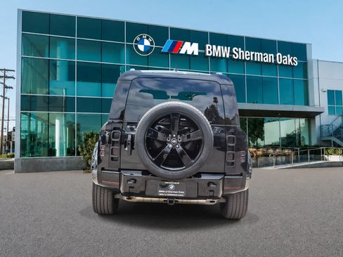 Used 2024 Land Rover Defender 110 X-Dynamic SE AWD/4WD image 5