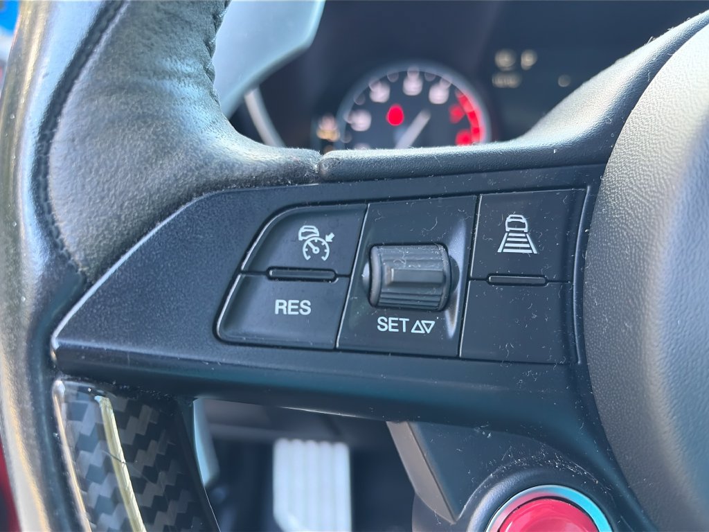 Used 2017 Alfa Romeo Giulia Quadrifoglio RWD image 21