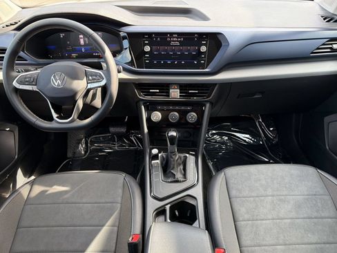 Used 2023 Volkswagen Taos SE FWD image 24