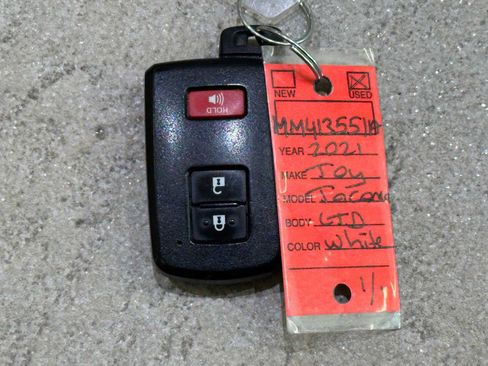 Used 2021 Toyota Tacoma Limited AWD/4WD image 38