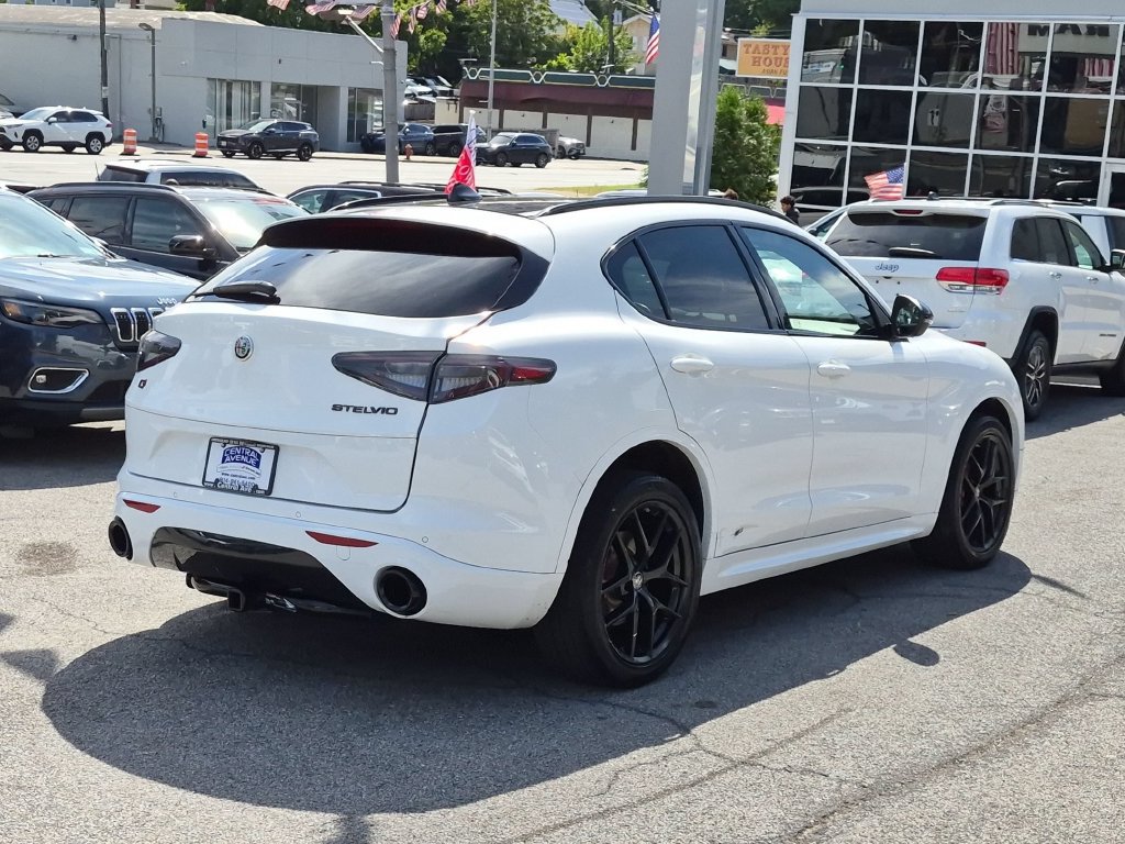 Used 2021 Alfa Romeo Stelvio Ti Sport AWD/4WD image 5