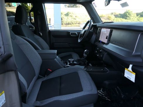 Used 2025 Ford Bronco Big Bend image 28