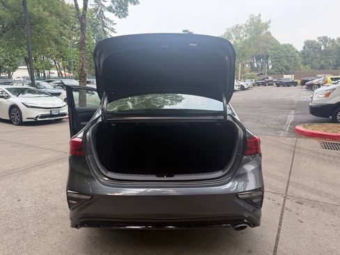 Used 2019 Kia Forte S w/ S Premium Package FWD image 12