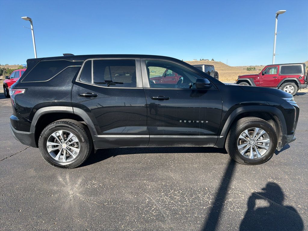 Used 2025 Chevrolet Equinox LT AWD/4WD image 4