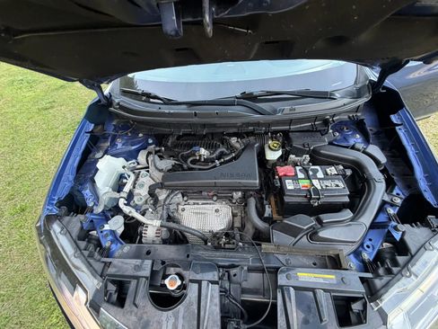 Used 2019 Nissan Rogue SV w/ Sun & Sound Touring Package image 19