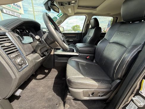 Used 2017 RAM 2500 Laramie w/ Convenience Group AWD/4WD image 6