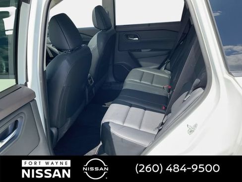 Used 2023 Nissan Rogue SV w/ SV Premium B Package AWD/4WD image 15