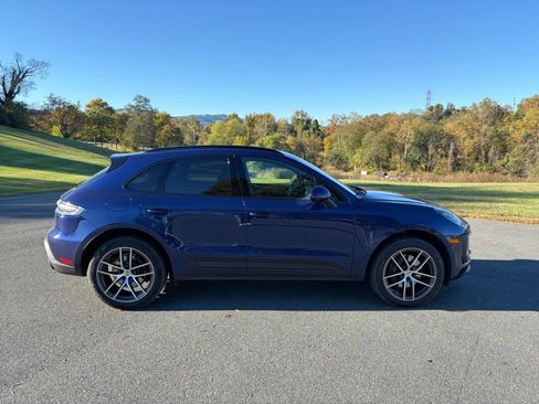 Certified 2025 Porsche Macan image 8