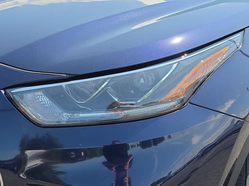 Used 2022 Toyota Highlander Platinum AWD/4WD image 32