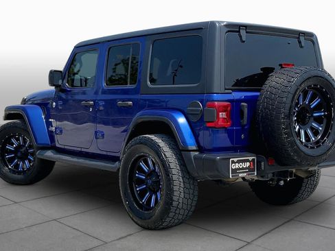 Used 2018 Jeep Wrangler Unlimited Sahara AWD/4WD image 12