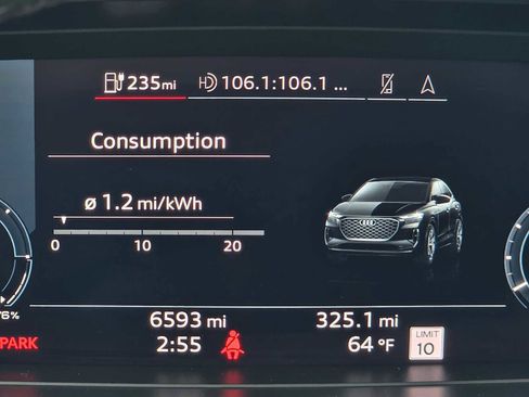 Used 2024 Audi Q4 e-tron Premium Plus image 26