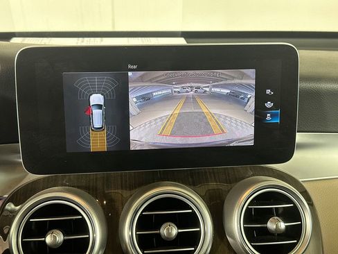 Used 2021 Mercedes-Benz GLC 300 image 31