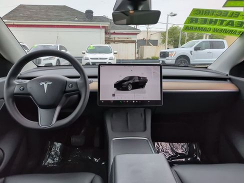 Used 2022 Tesla Model Y Long Range AWD/4WD image 14