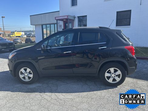 Used 2019 Chevrolet Trax LT w/ LT Convenience Package image 7