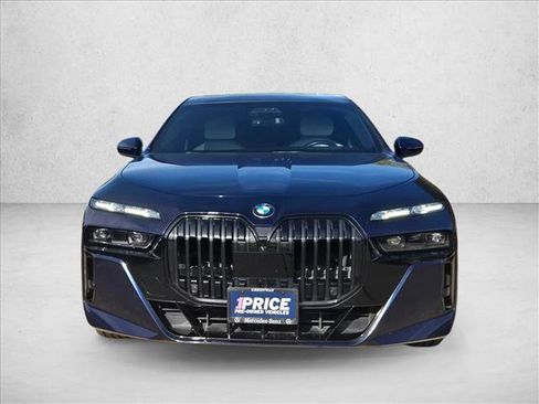 Used 2024 BMW 760i xDrive image 2