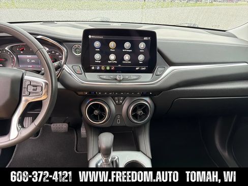 Used 2025 Chevrolet Blazer LT AWD/4WD image 17