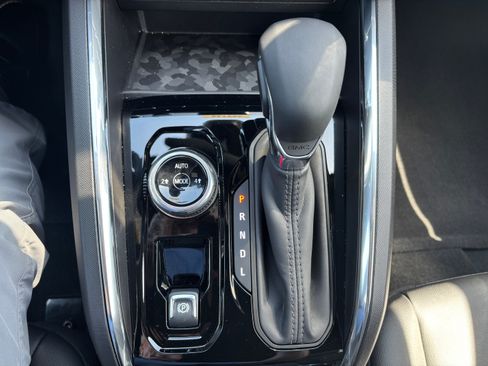 New 2025 GMC Canyon Elevation w/ Convenience Package image 15