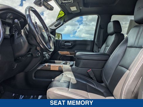 Used 2020 Chevrolet Silverado 1500 High Country w/ Technology Package AWD/4WD image 27