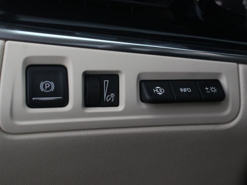 Used 2020 Cadillac XT6 Premium Luxury image 33