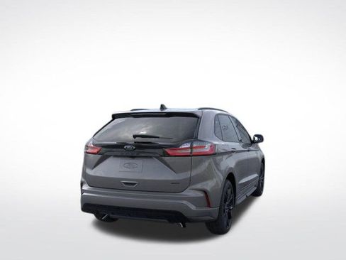 Used 2024 Ford Edge SE w/ Black Appearance Package image 10