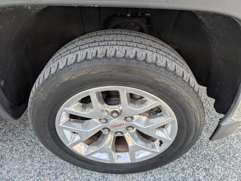 Used 2017 GMC Sierra 1500 SLT w/ SLT Premium Package AWD/4WD image 4