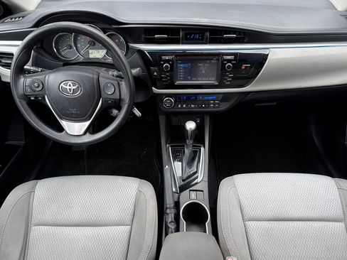 Used 2015 Toyota Corolla LE FWD image 4