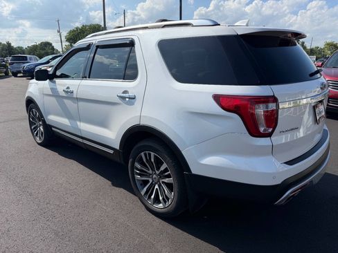 Used 2016 Ford Explorer Platinum AWD/4WD image 3