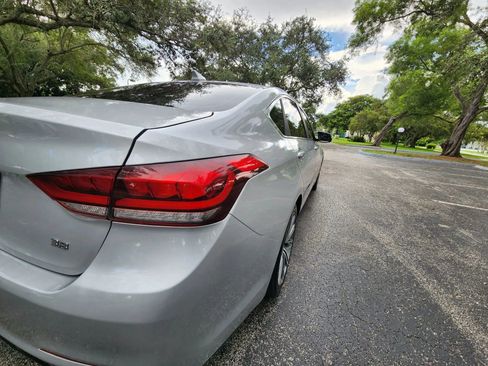 Used 2018 Genesis G80 3.8 RWD image 11