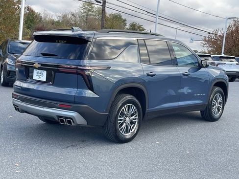 New 2025 Chevrolet Traverse LT w/ Enhanced Driving Package image 7