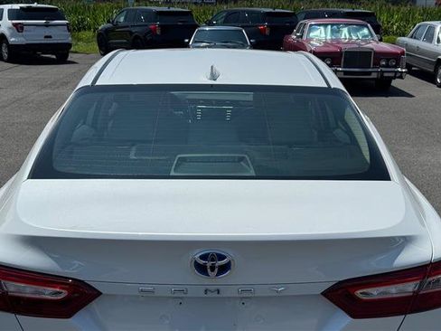 Used 2019 Toyota Camry XLE FWD image 18