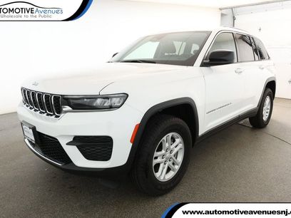 Used 2023 Jeep Grand Cherokee Laredo