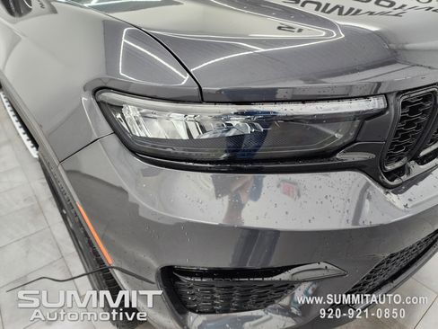New 2025 Jeep Grand Cherokee Limited w/ Black Appearance Package image 25