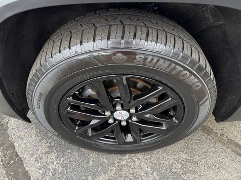 Used 2019 GMC Acadia SLT AWD/4WD image 2