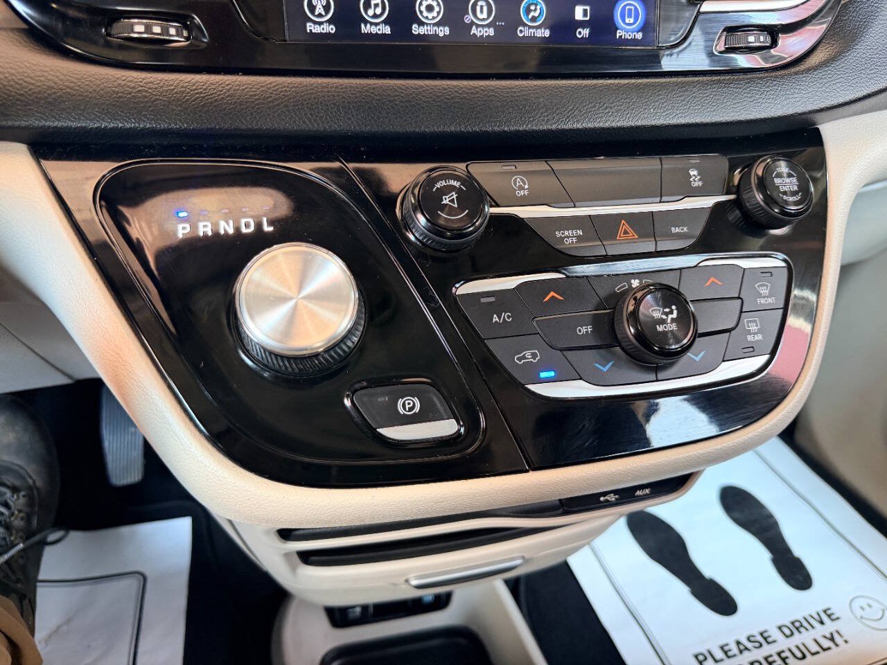 Used 2017 Chrysler Pacifica Touring FWD image 51