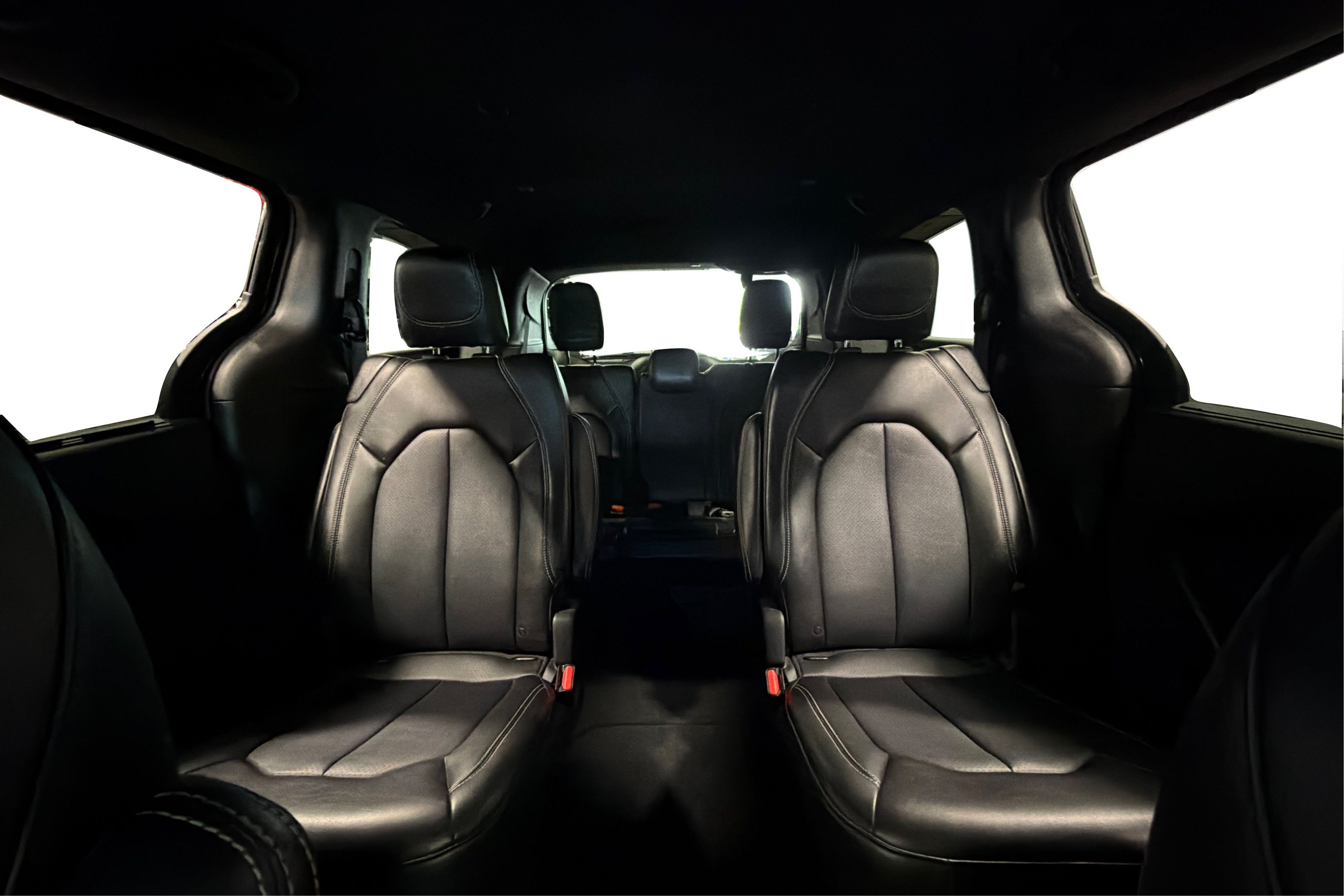 Used 2025 Chrysler Pacifica Select FWD image 42