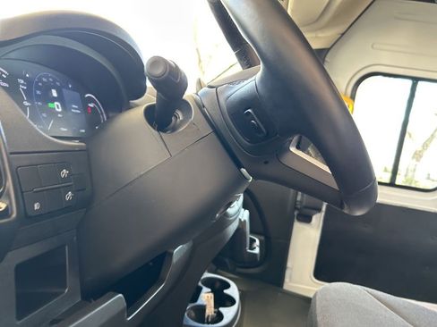 Used 2024 RAM ProMaster 3500 w/ Delivery Van Package FWD image 33