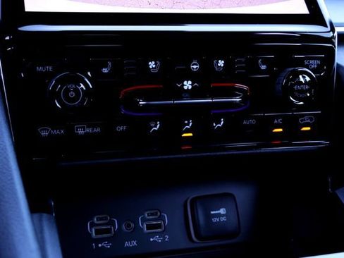 New 2025 Jeep Grand Cherokee Overland w/ Luxury Tech Group IV image 15