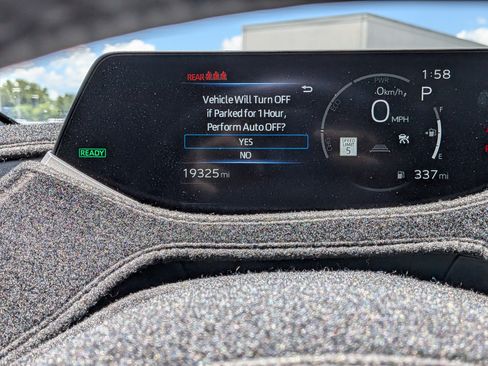 Used 2024 Toyota Prius XLE FWD image 28