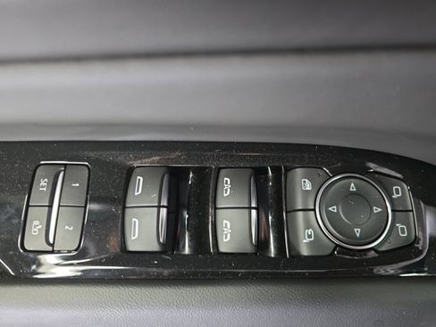 Certified 2023 Cadillac Escalade ESV Sport Platinum image 29