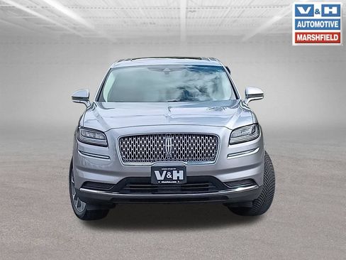 Used 2023 Lincoln Nautilus Reserve AWD/4WD image 2