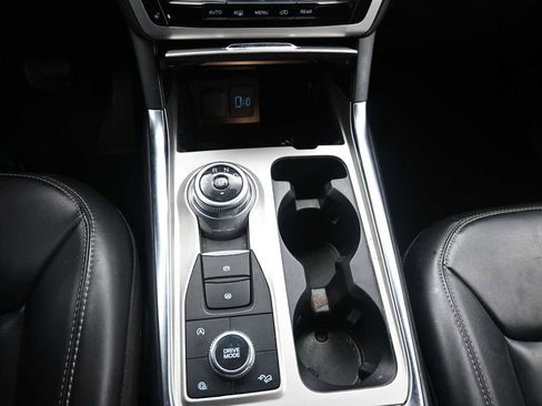 Used 2021 Ford Explorer XLT w/ Equipment Group 202A image 23