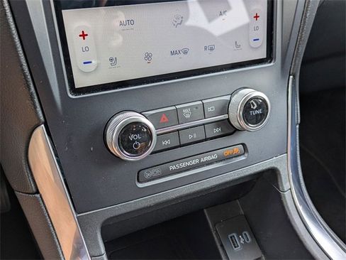 Used 2022 Ford Edge Titanium image 16