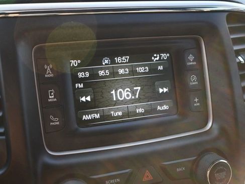 Used 2016 Jeep Grand Cherokee Laredo image 38