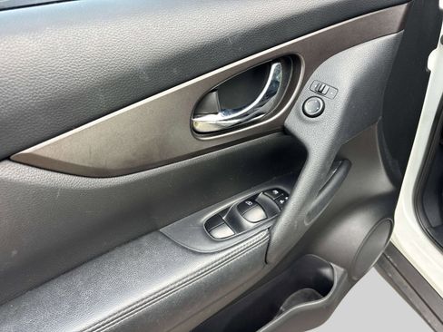 Used 2014 Nissan Rogue S FWD image 8
