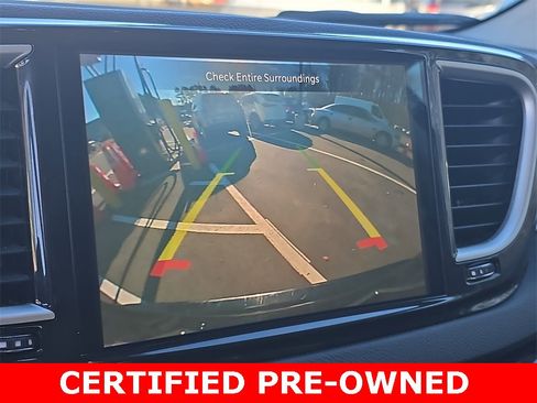 Used 2024 Chrysler Pacifica Touring-L image 25