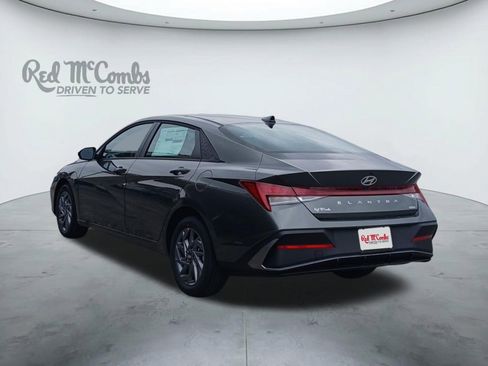 New 2026 Hyundai Elantra Blue image 3