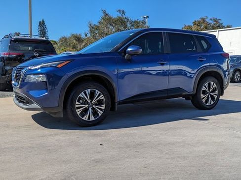 Used 2023 Nissan Rogue SV image 10