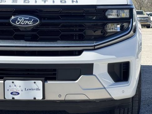 Used 2025 Ford Expedition Max Platinum image 9