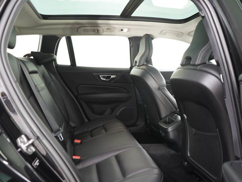 Used 2021 Volvo V60 T5 Cross Country w/ Climate Package AWD/4WD image 11